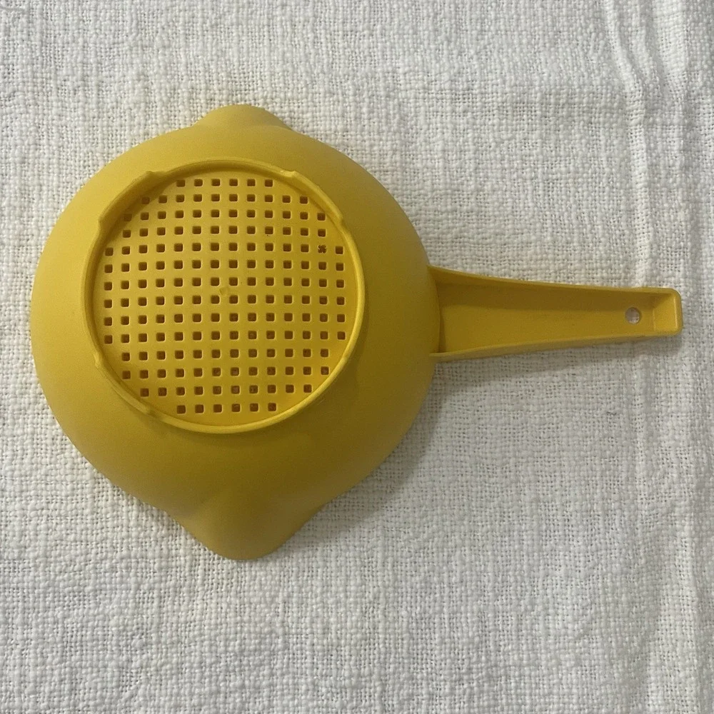Vintage Tupperware Yellow Strainer Colander With‎ Handle #1200-2 Quality